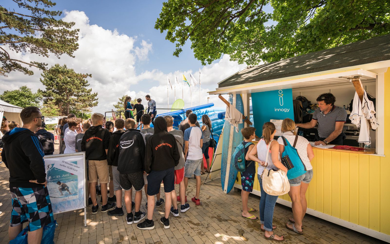 Bildplatzhalter für Surfwelle im Eventeinsatz