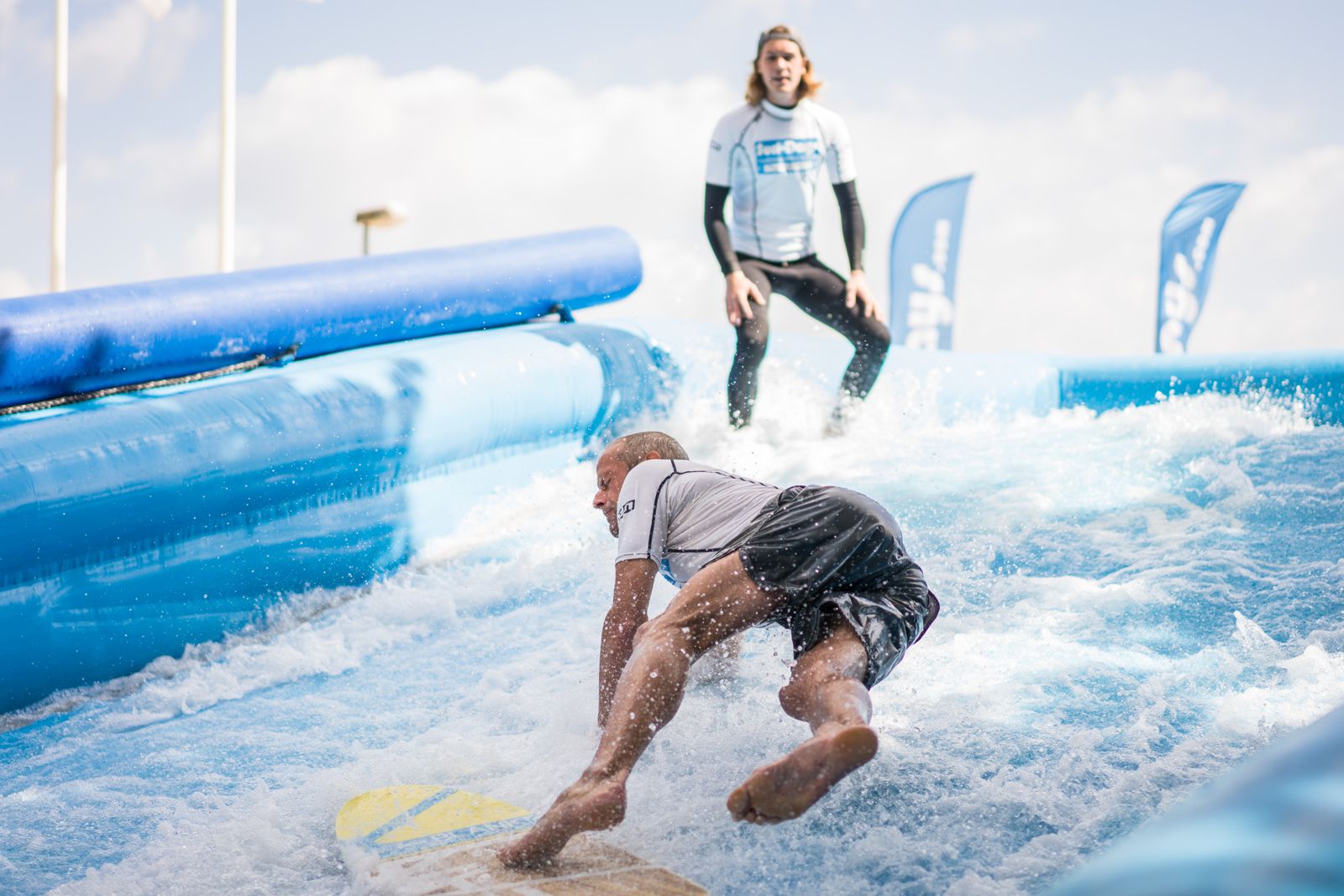 Bildplatzhalter für Sicherheit und Coaching an der Surfwelle