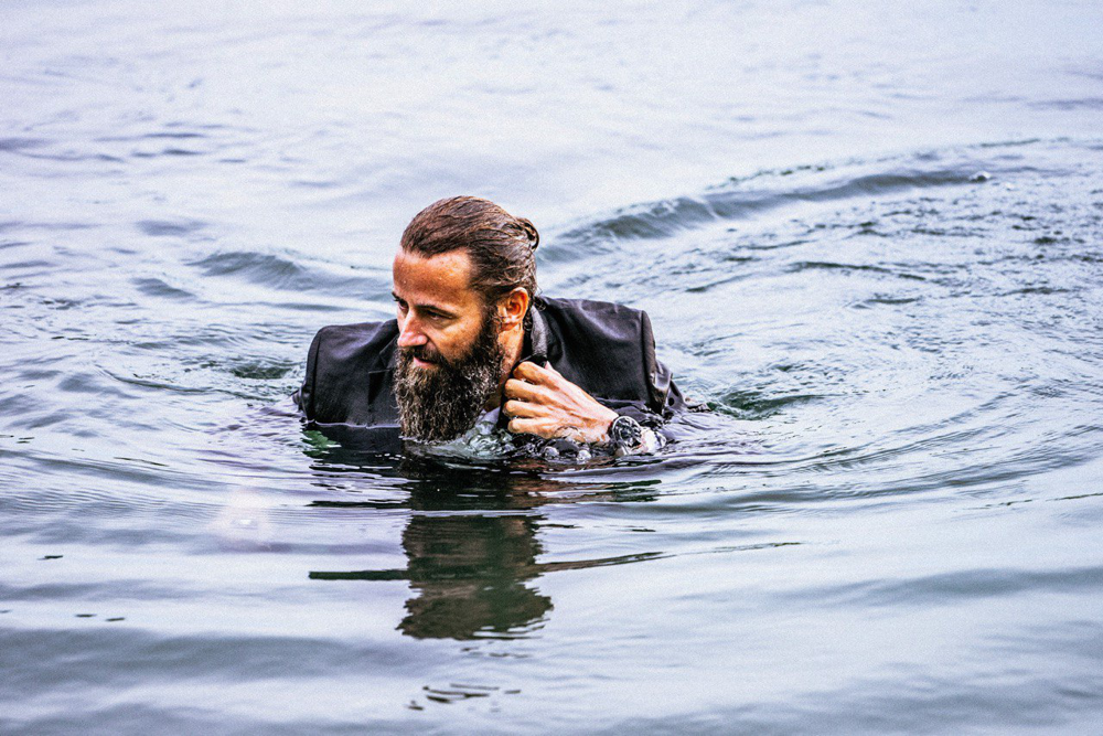 Team von GEFOWA am Wasser